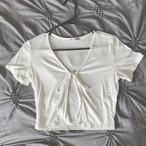 Fashion Nova White tie up crop top!